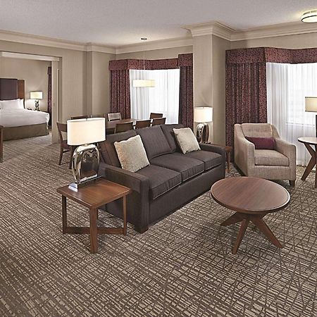 Hotel Doubletree By Hilton West Edmonton Exterior foto