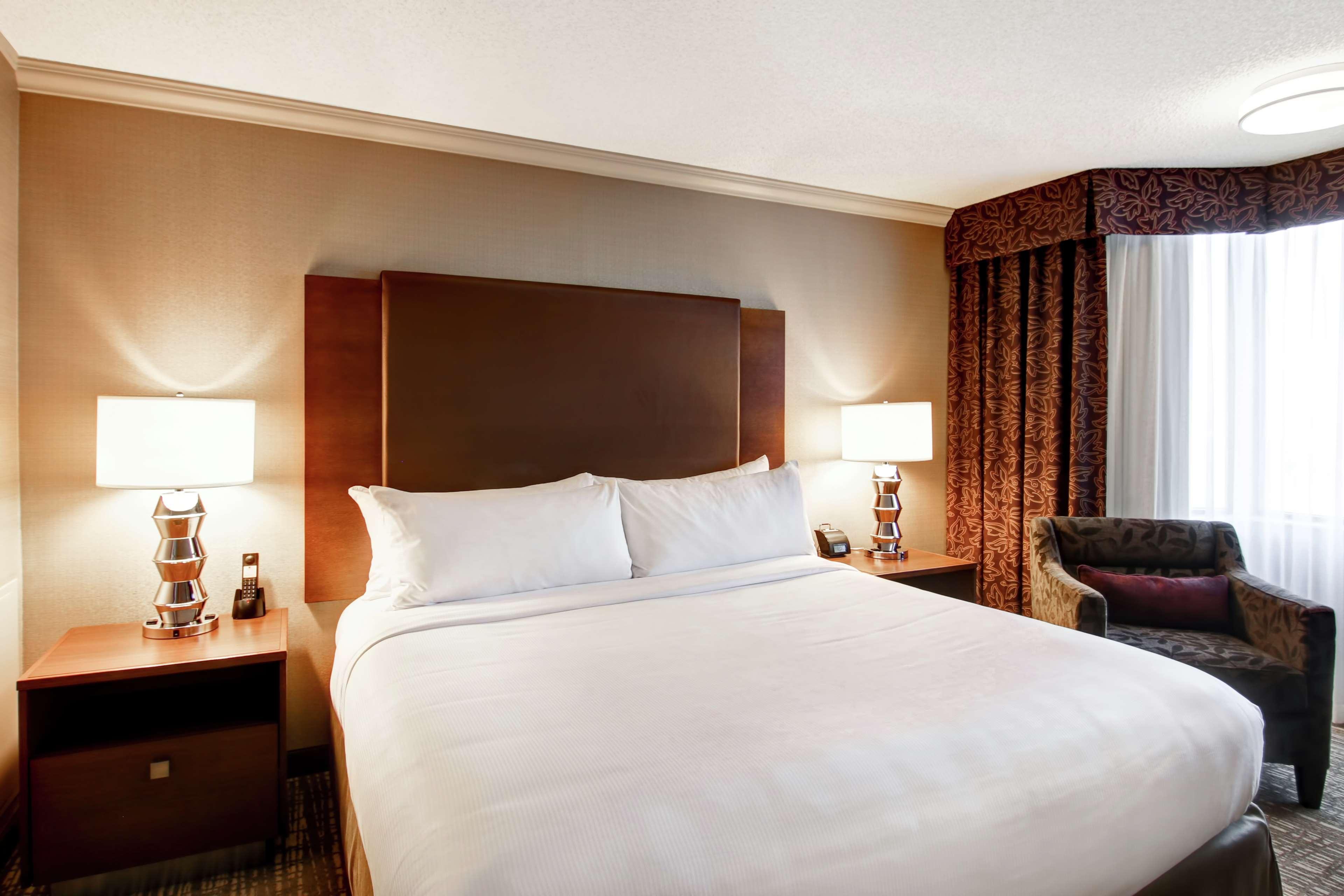 Hotel Doubletree By Hilton West Edmonton Exterior foto