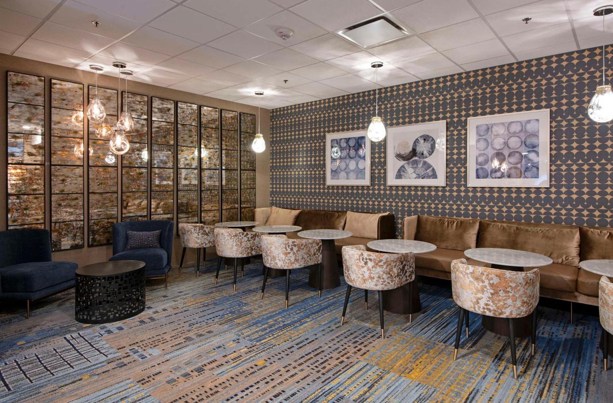 Hotel Doubletree By Hilton West Edmonton Exterior foto