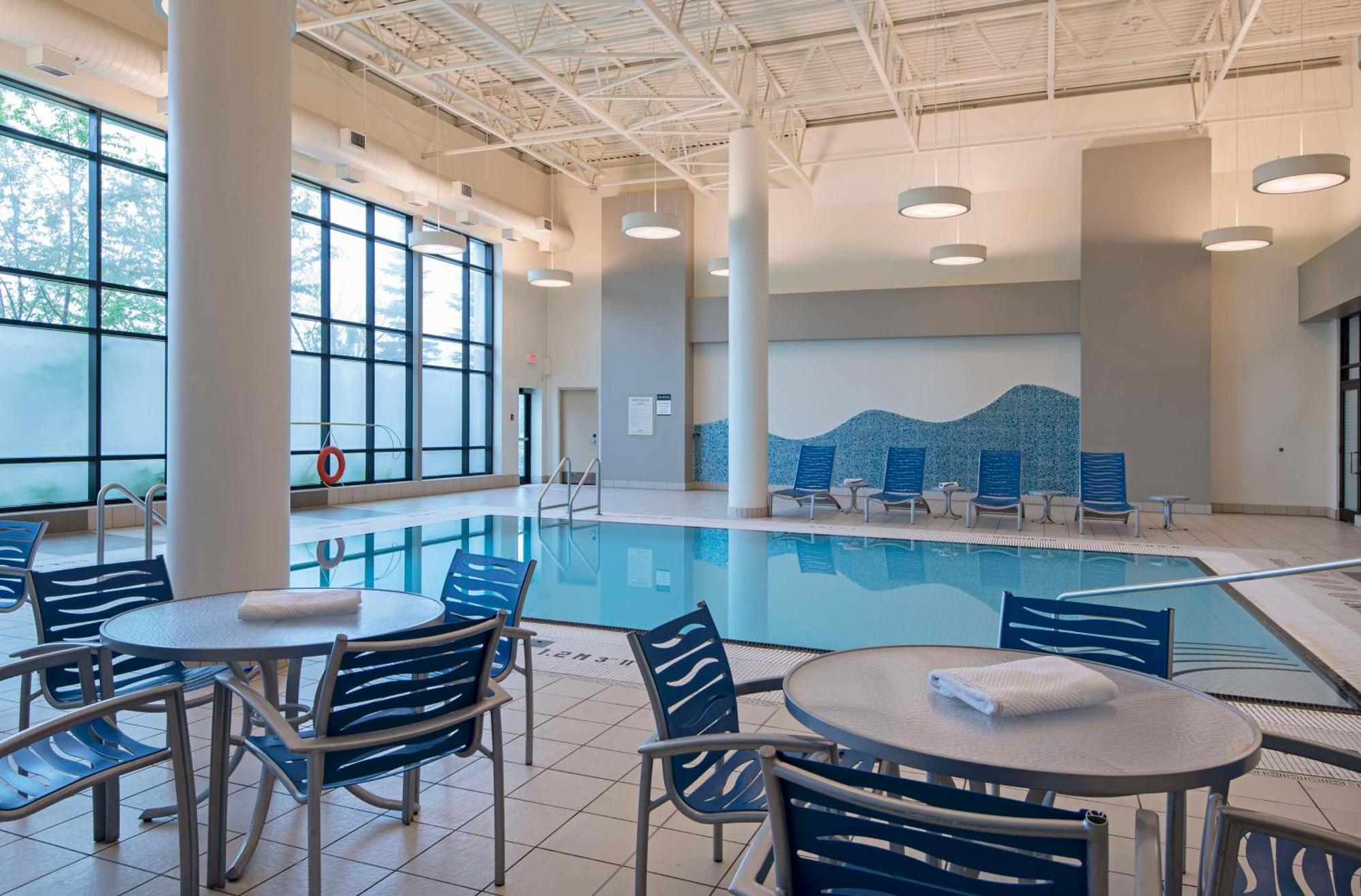 Hotel Doubletree By Hilton West Edmonton Exterior foto
