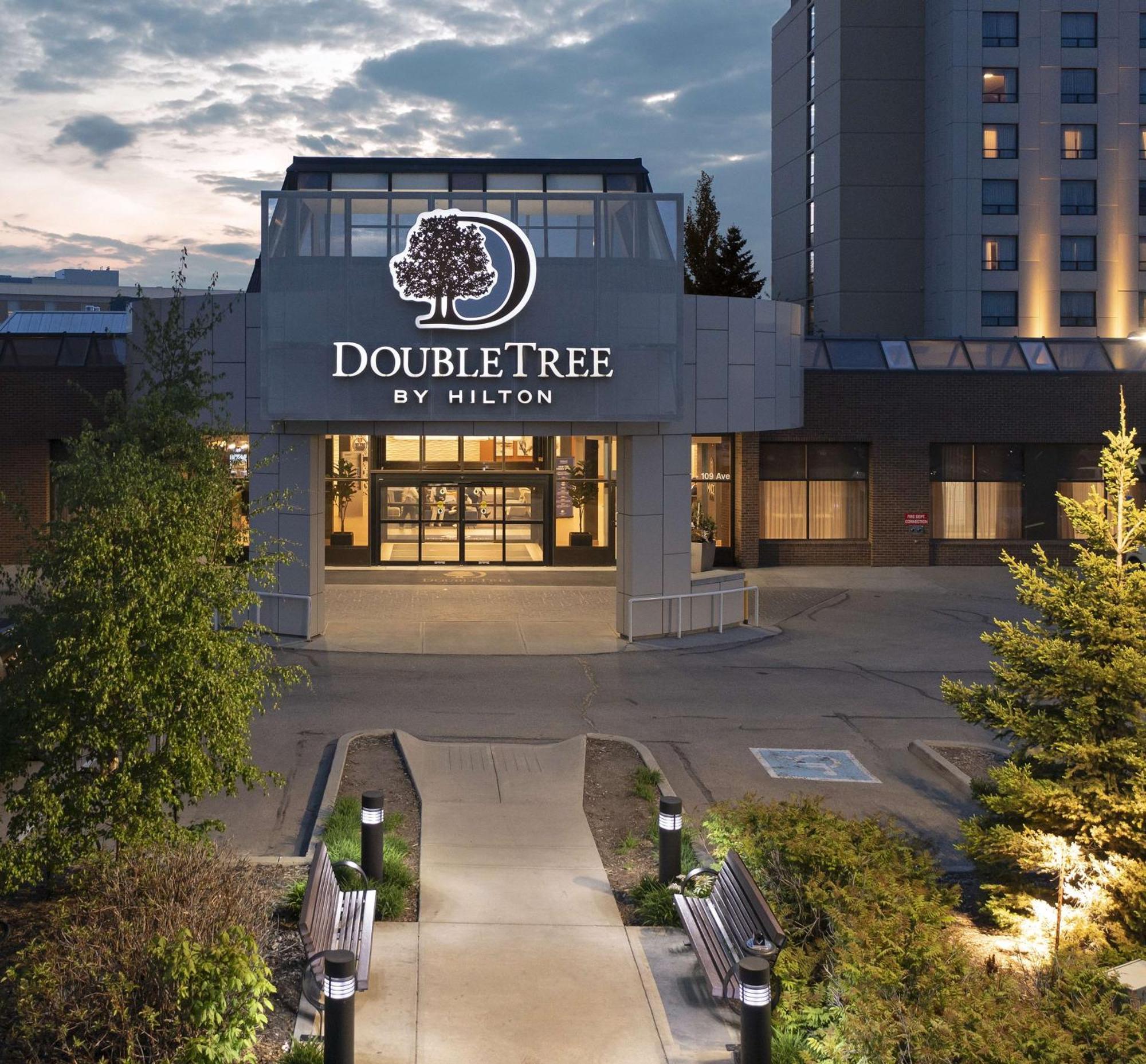 Hotel Doubletree By Hilton West Edmonton Exterior foto